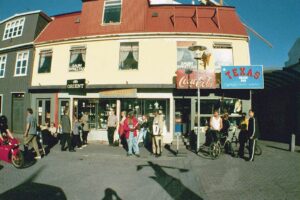 
 Sigur Rós live in Reykjavík, July 21, 1999, shortly after the release of Ágætis byrjun. Photos: Rúnar Reynisson.